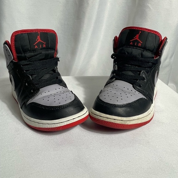 Nike Air Jordan 1 Mid Shadow Kids Size 3.5Y Black and Gray Sneakers Preloved - Picture 5 of 7